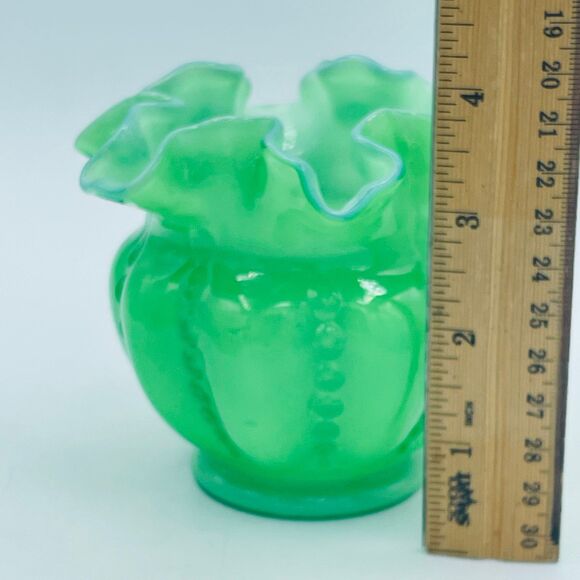 Vintage FENTON Beaded Melon Lime Green Vase Cased Glass Ruffled Edge Top - Picture 6 of 7